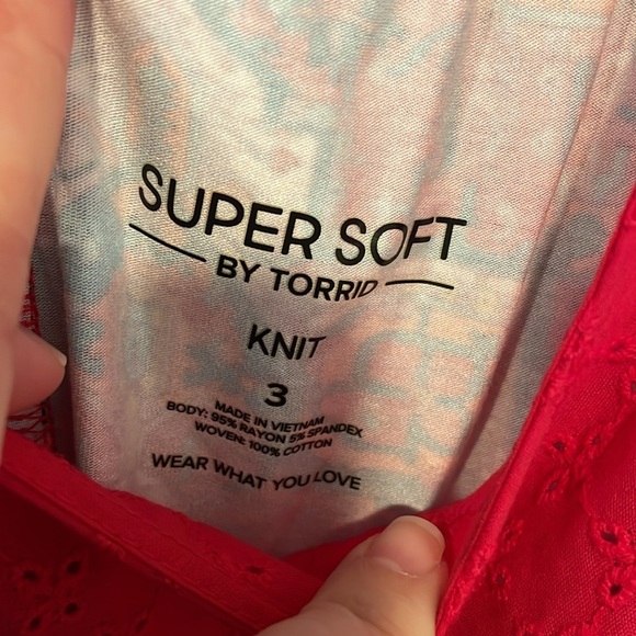 TORRID Super Soft Knit Tile Print Short Sleeve Cold Shoulder Blouse | 3X NWT - Picture 5 of 9